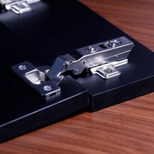 Hinge Slow-Motion 'S' Click On