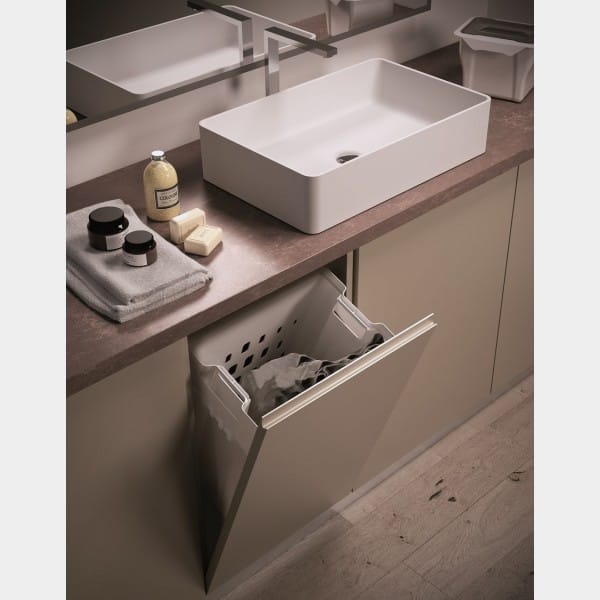 Laundry Bin Front Tilt 50