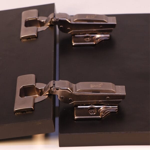 Hinge Slow Motion 3D Max