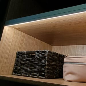 Linear Shelf Edge (Edge Mount)